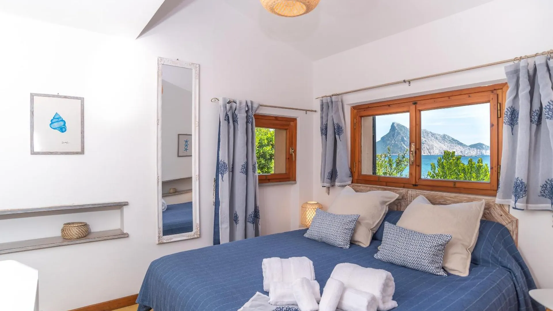 Sa Villa De Su Mari سان تيودورو